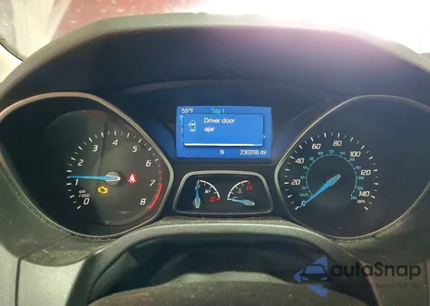 2014 Ford Focus Se z USA, uszkodzony, nr VIN 1FADP3F27EL338661